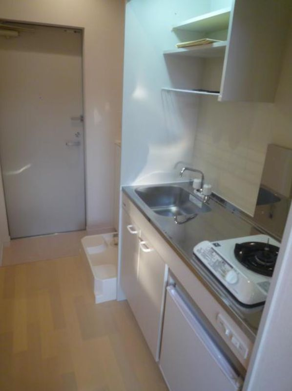 あおばトラスト中落合のキッチン|ガスキッチン　料理スペースの確保がされています。