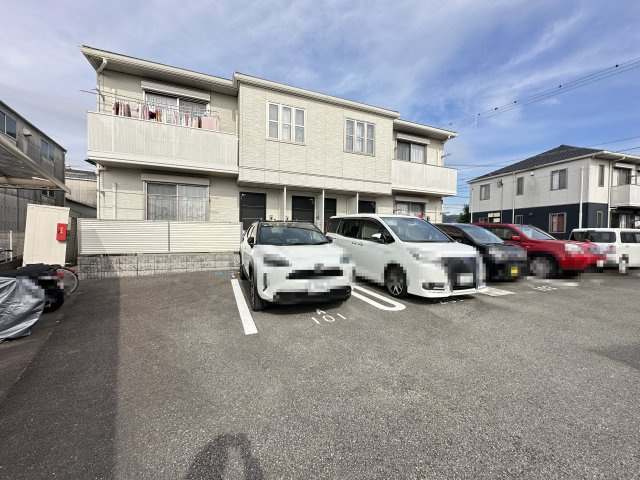 シャーメゾン初月 A棟の外観