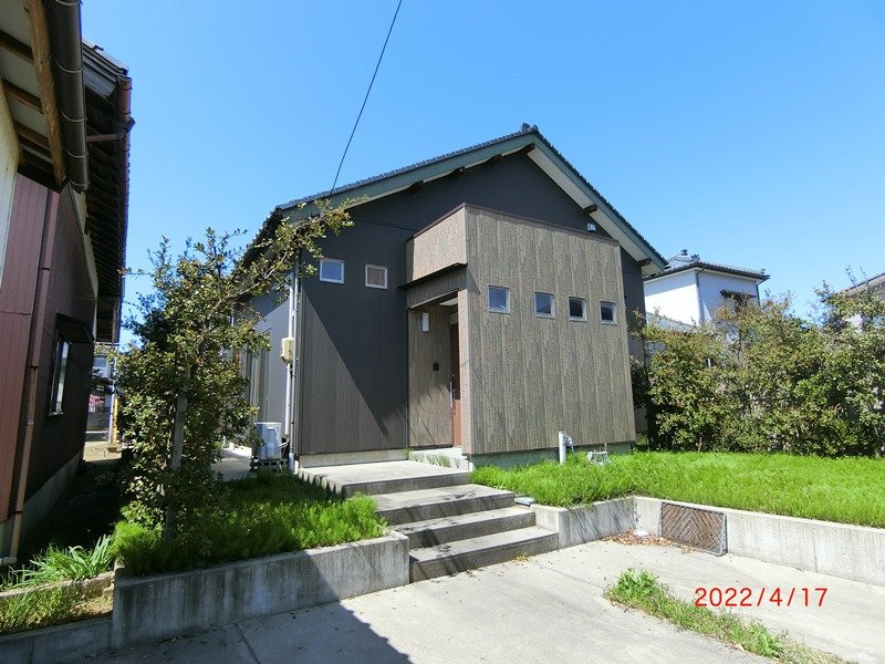 新潟市西区木場　中古戸建の外観