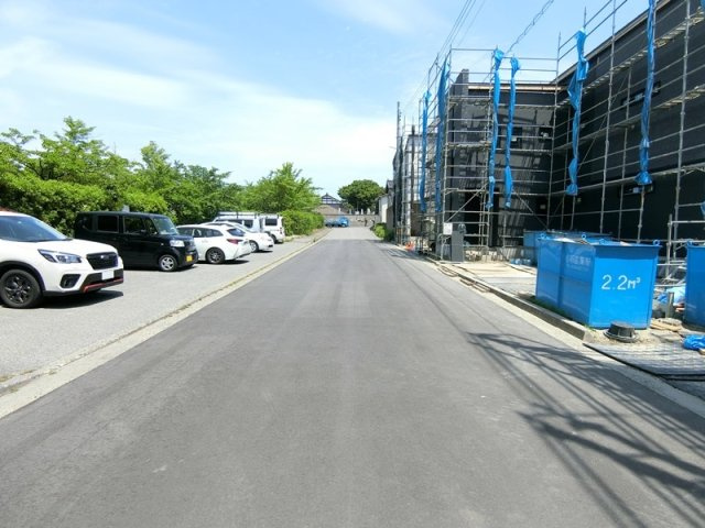 新潟市東区船江町1丁目　C棟の前面道路含む現地写真