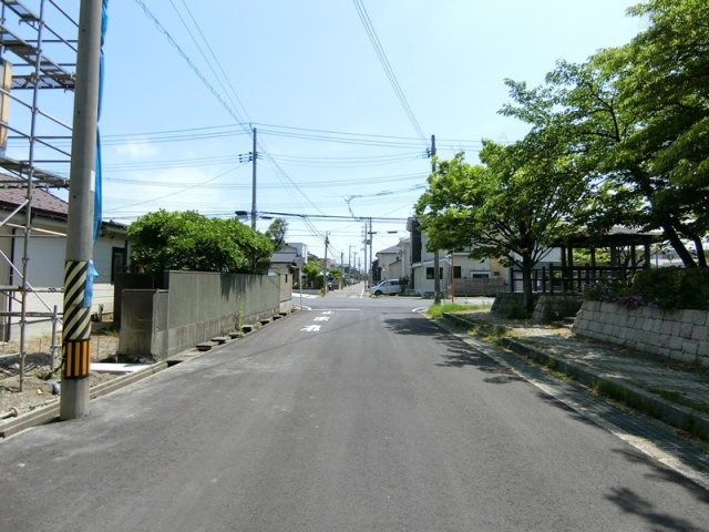 新潟市東区船江町1丁目　C棟の前面道路含む現地写真
