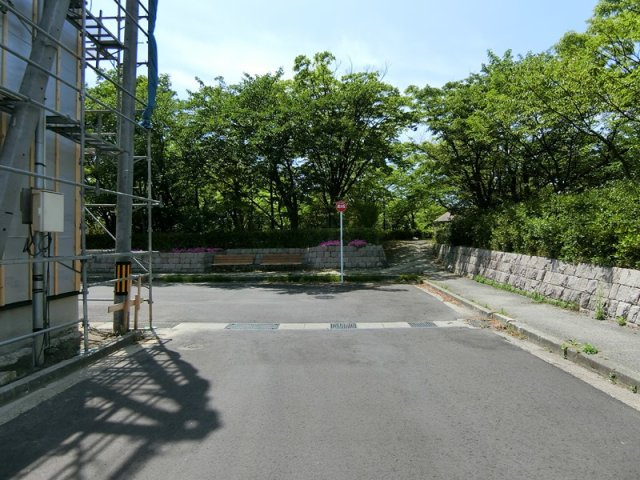 新潟市東区船江町1丁目　C棟の前面道路含む現地写真