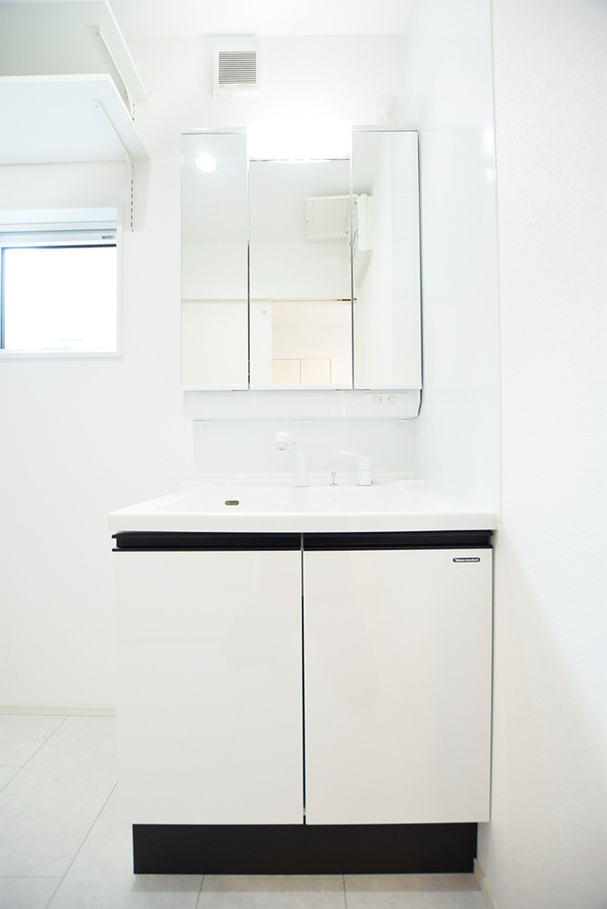 新潟市東区船江町1丁目　A棟の独立洗面台