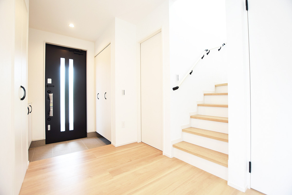 新潟市東区船江町1丁目　A棟の玄関