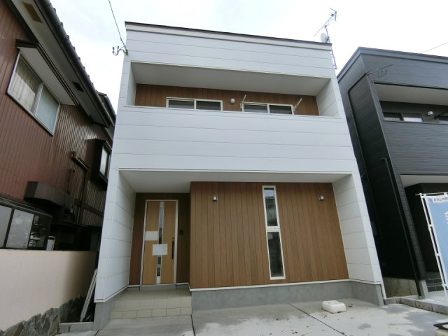新潟市西区寺尾上6丁目　A棟