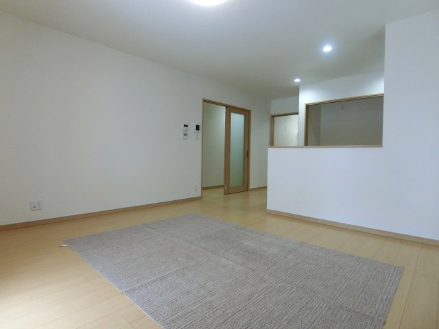 新潟市西区寺尾上6丁目　A棟の前面道路含む現地写真