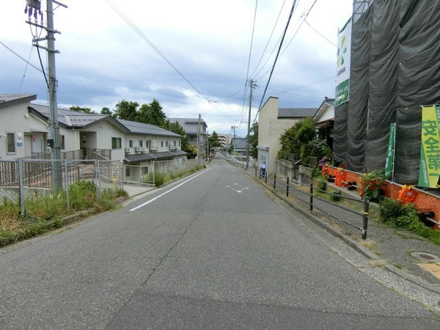 新潟市中央区二葉町3丁目の前面道路含む現地写真