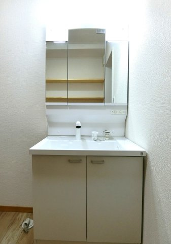 新潟市西区浦山4丁目の独立洗面台