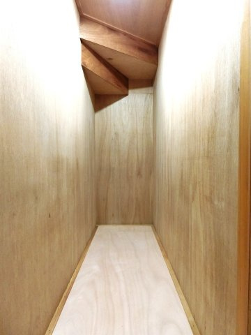 新潟市西区浦山4丁目の収納|階段下収納