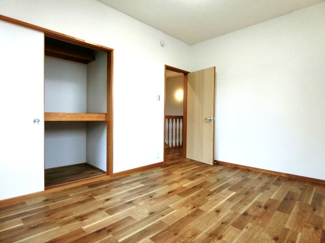 新潟市西区浦山4丁目の洋室|2F