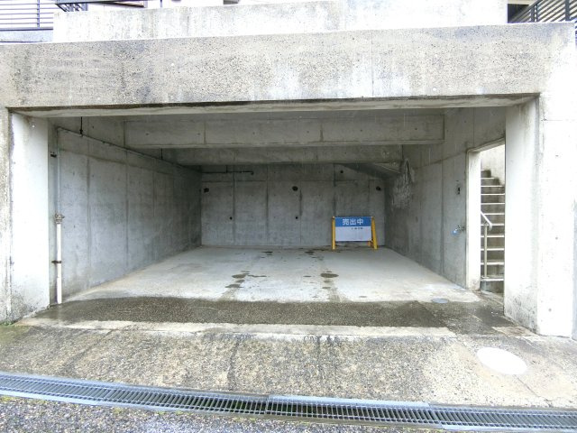 新潟市西区浦山4丁目の駐車場