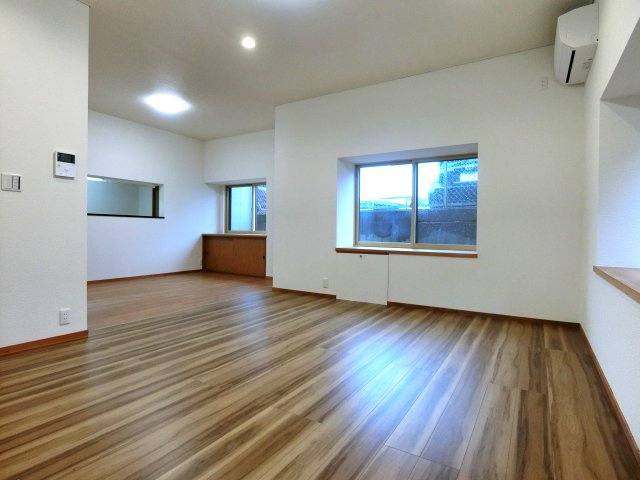 新潟市西区浦山4丁目の居間・リビング