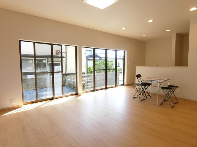 新潟市東区津島屋3丁目　中古戸建の居間・リビング