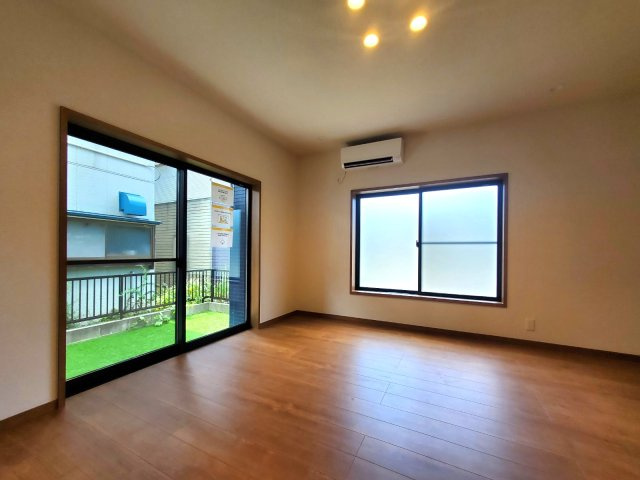新潟市中央区大島の居間・リビング