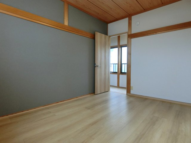 新潟市東区河渡3丁目の洋室