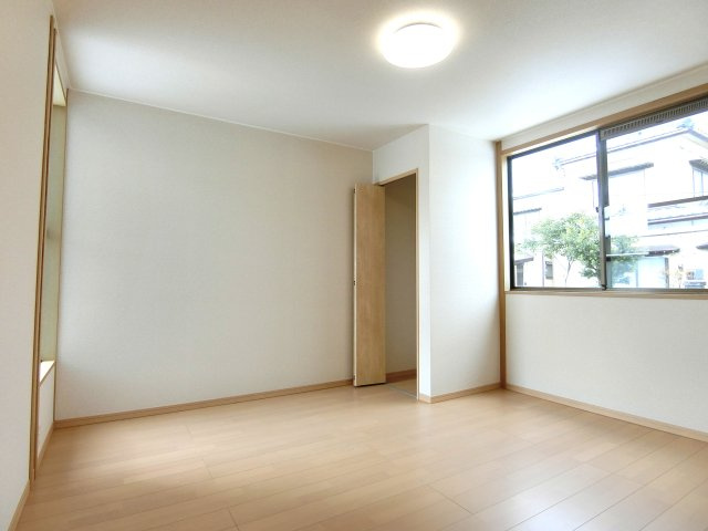 新潟市西区鳥原の洋室