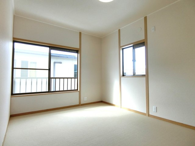 新潟市西区鳥原の洋室|2F