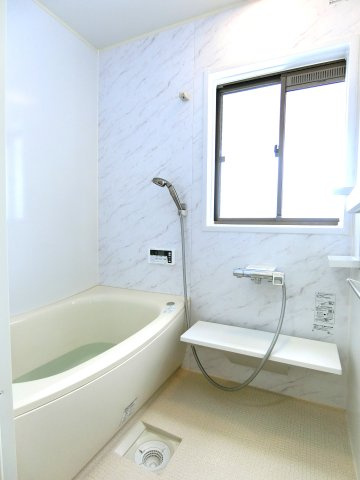 新潟市西区鳥原の浴室