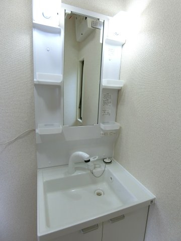 新潟市西区鳥原の独立洗面台