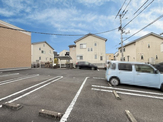 ヒールコートの駐車場