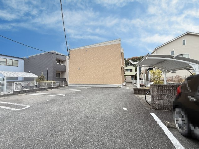 ヒールコートの駐車場