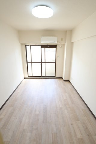 大阪市都島区都島本通５丁目の賃貸マンションの居間・リビング
