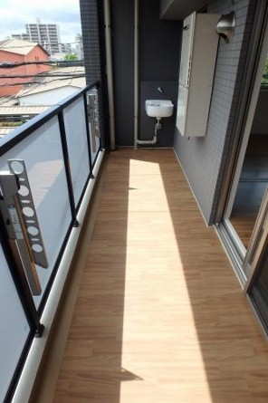 【バルコニー】