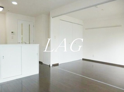 【居間・リビング】 | いずみマンション | 洋室のお部屋です。