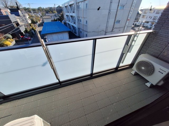 ジュモー大宮のバルコニー