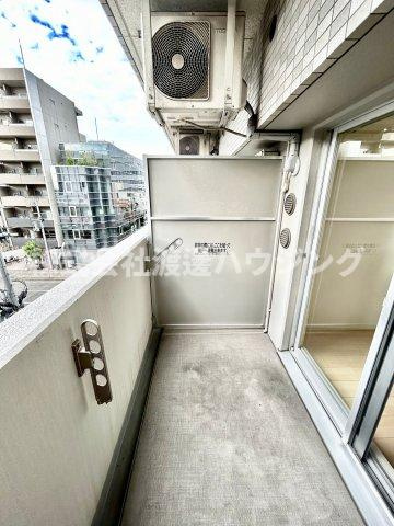 エスリード江坂江の木町のバルコニー