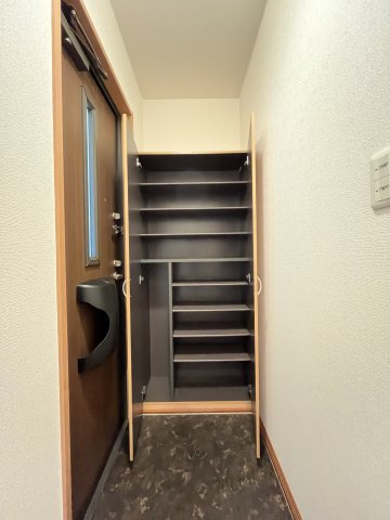 グリーンスクエアB棟の玄関