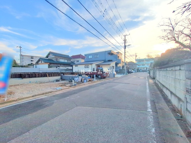 【新築】坂戸市千代田４丁目新築住宅 2号棟の前面道路含む現地写真|前面道路含む現地写真です