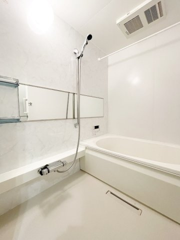 ラ・ルーチェ 東櫛原の浴室|追い焚き・浴室乾燥機付きのお風呂です♪