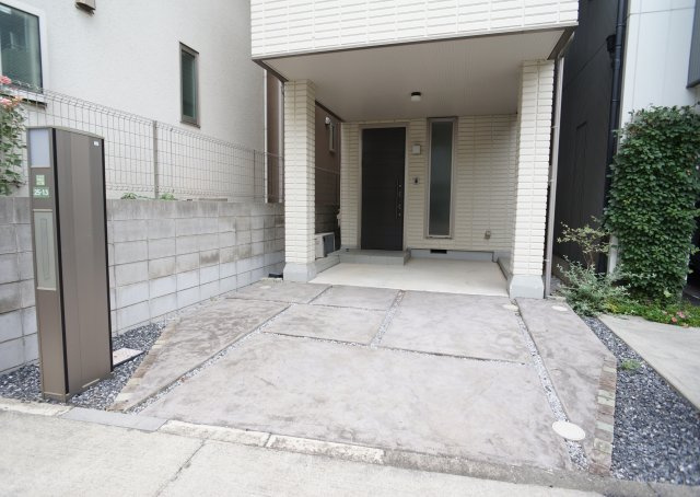 Rent House Honkomagomeの駐車場