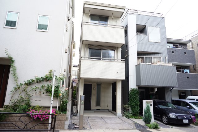 Rent House Honkomagomeの外観