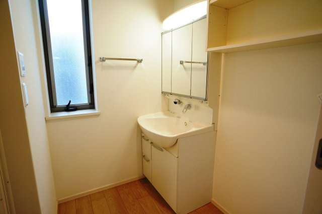 Rent House Honkomagomeの洗面所