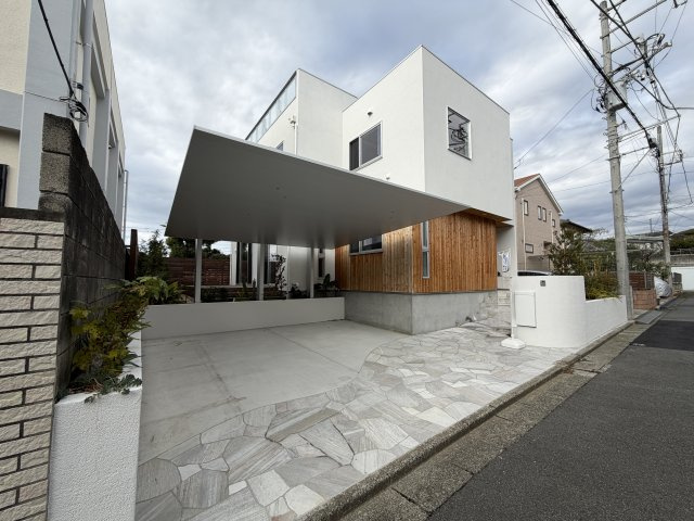 オーシャンビュー！贅沢な造りの海見え住宅