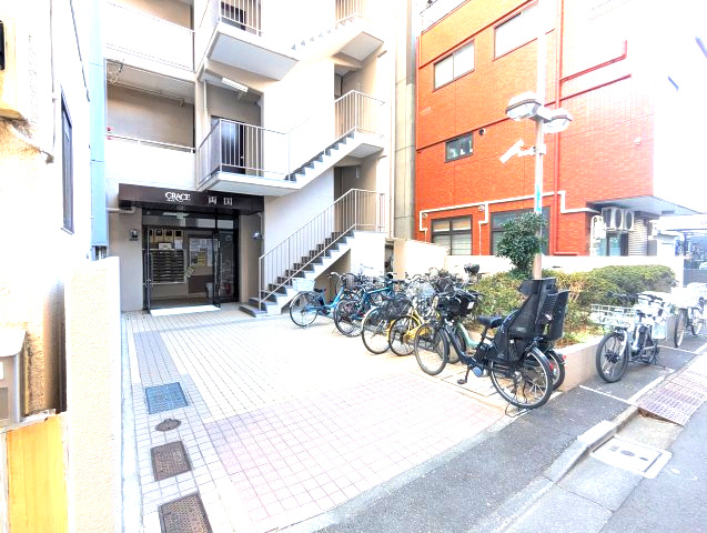 グレイス両国の駐輪場