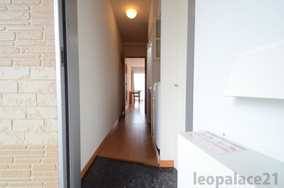 【玄関】 | レオパレススマイルタウン小倉 | 設備・仕様は号室により異なる為、現況を優先致します。