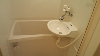 【浴室】 | レオネクストグリーンメール富野 | 疲れたときは湯船につかってリフレッシュ♪