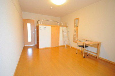 【居間・リビング】 | レオネクストグリーンメール富野 | １階と２階では部屋の作りが異なります。