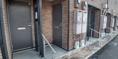 【玄関】 | レオネクストアリエッタ桜橋 | 設備・仕様は号室により異なる為、現況を優先致します。