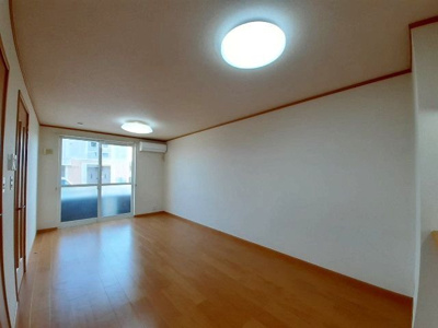 【内装】 | クリスマスローズⅢ | 明るい室内です