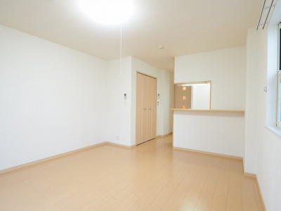 【居間・リビング】 | グランディールⅠ番館 | 【簡単オンライン契約】来店不要でオンライン申込み＆契約可能♪