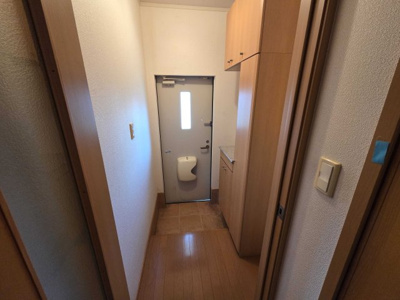 【玄関】 | サニー・ヴィラ | 明るい玄関です