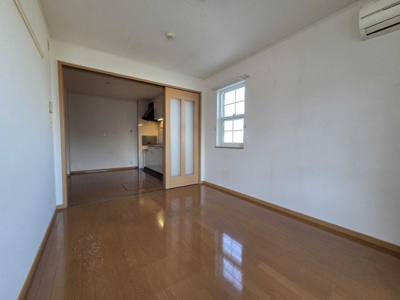 【洋室】 | サニー・ヴィラ | 個人の部屋や寝室として使える洋室です