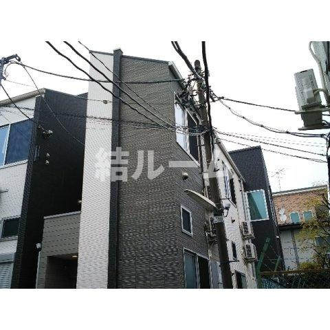 新宿区新宿７丁目のアパートの外観