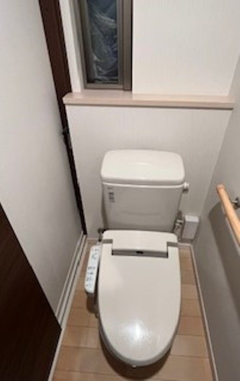 幸町戸建のトイレ