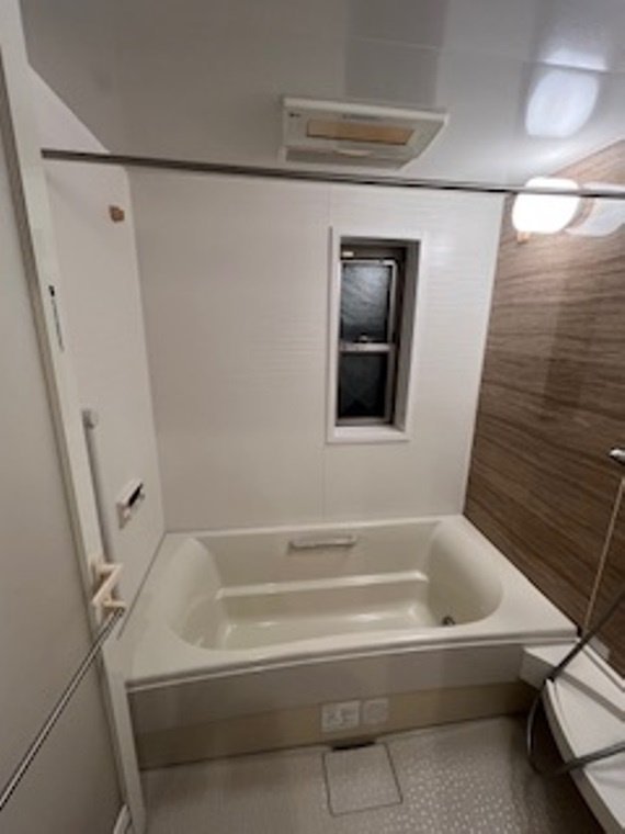 幸町戸建の浴室