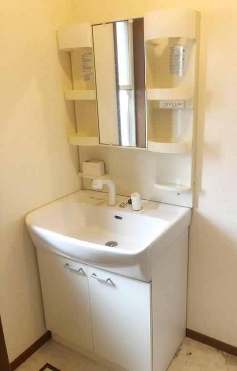 馬絹戸建の洗面所